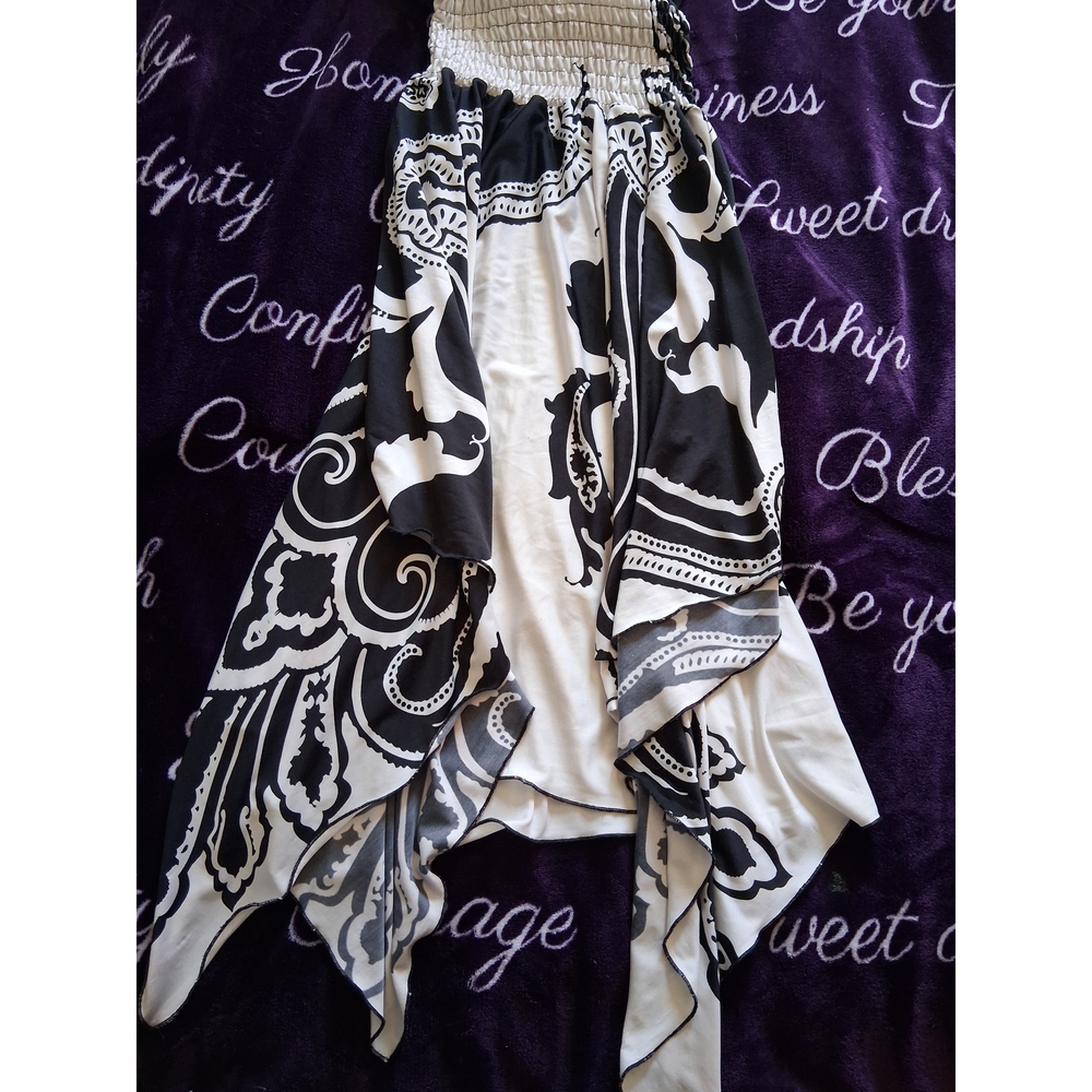 Vintage Black and White Paisley Maxi Dress - Picture 7 of 8